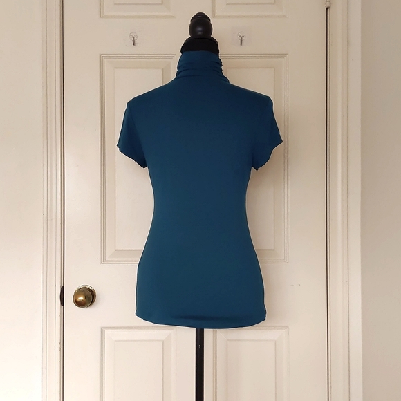 NWOT. The Limited Rayon and Spandex Front and Neck Design Short Sleeve Blouse. - Picture 6 of 6